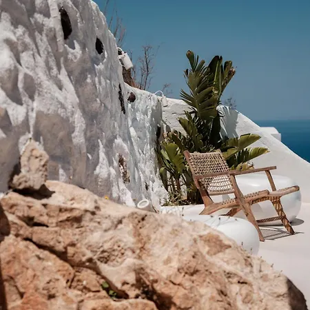 Bluewhite Suites & Villa Santorini